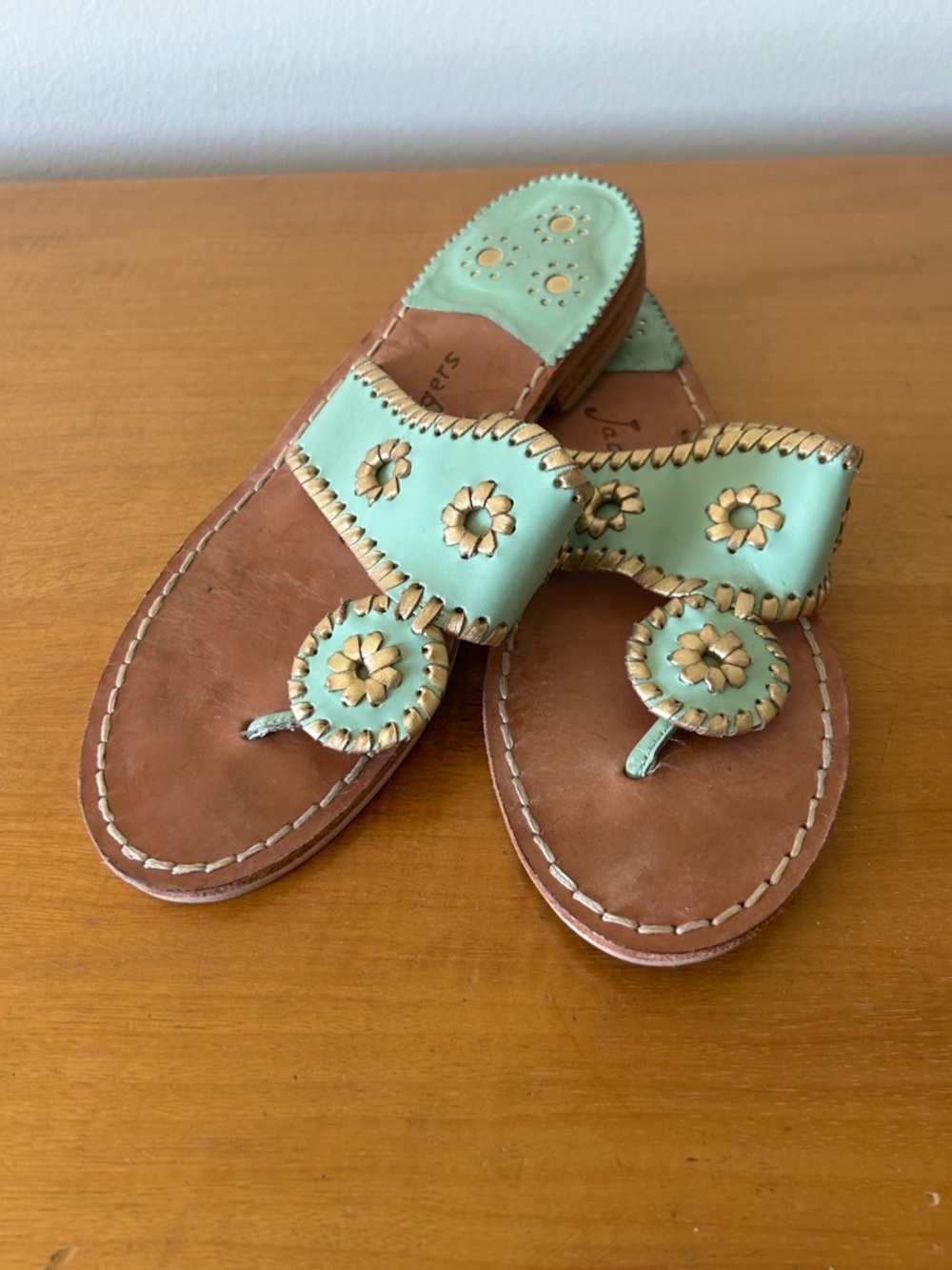 Jack Rogers Nantucket Gold Mint Green /Gold  Thong Sandals Leather Size 6 Preppy